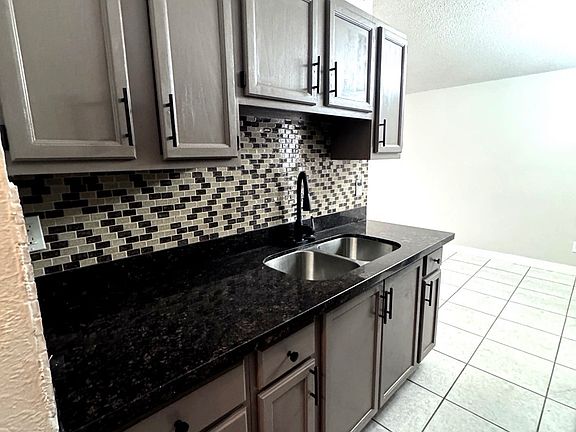 4th image of 11339 Lake Erie Dr
