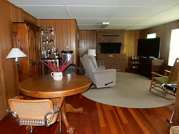 3rd image of 6226 Riverview Dr