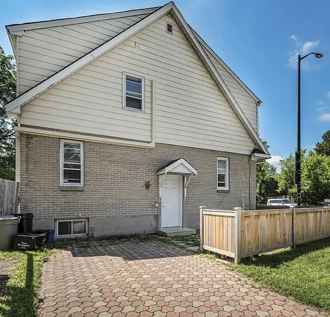 427 Main St #1