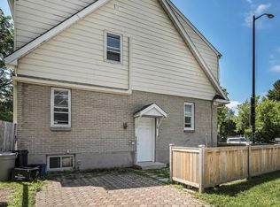 427 Main St #1, Ottawa, ON K1S1E5