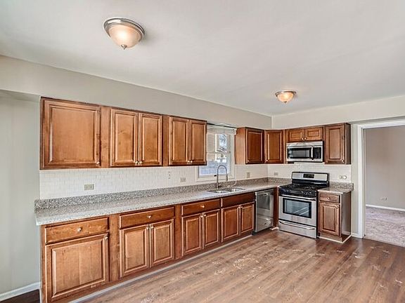 2nd image of 1102 Grant Pl