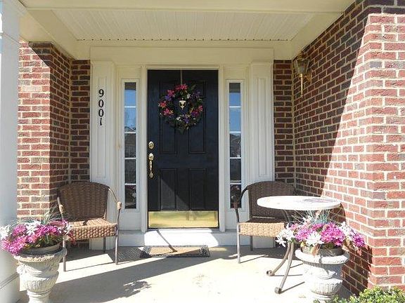 2nd image of 9001 Laurel Oak Ln