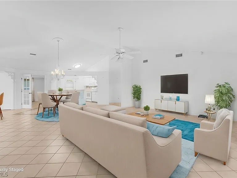 9439 Palm Island Cir — Photo 6