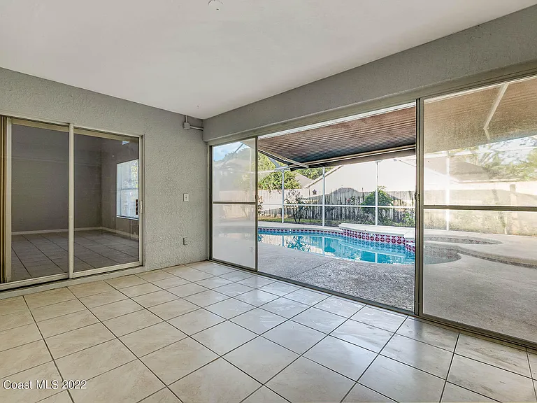 2187 Hedgerow Dr — Photo 19