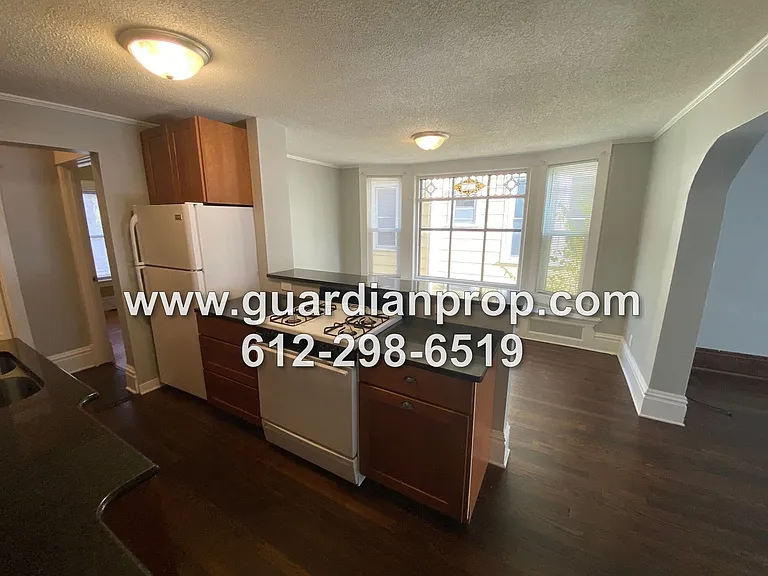 1783 Dayton Avenue — Photo 4