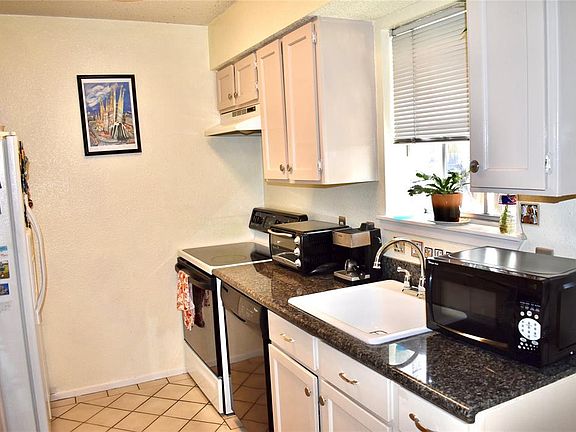 5th image of 6201 Beverlyhill St APT 1