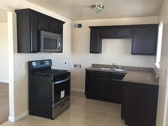 3rd image of 2715 Porter Ave