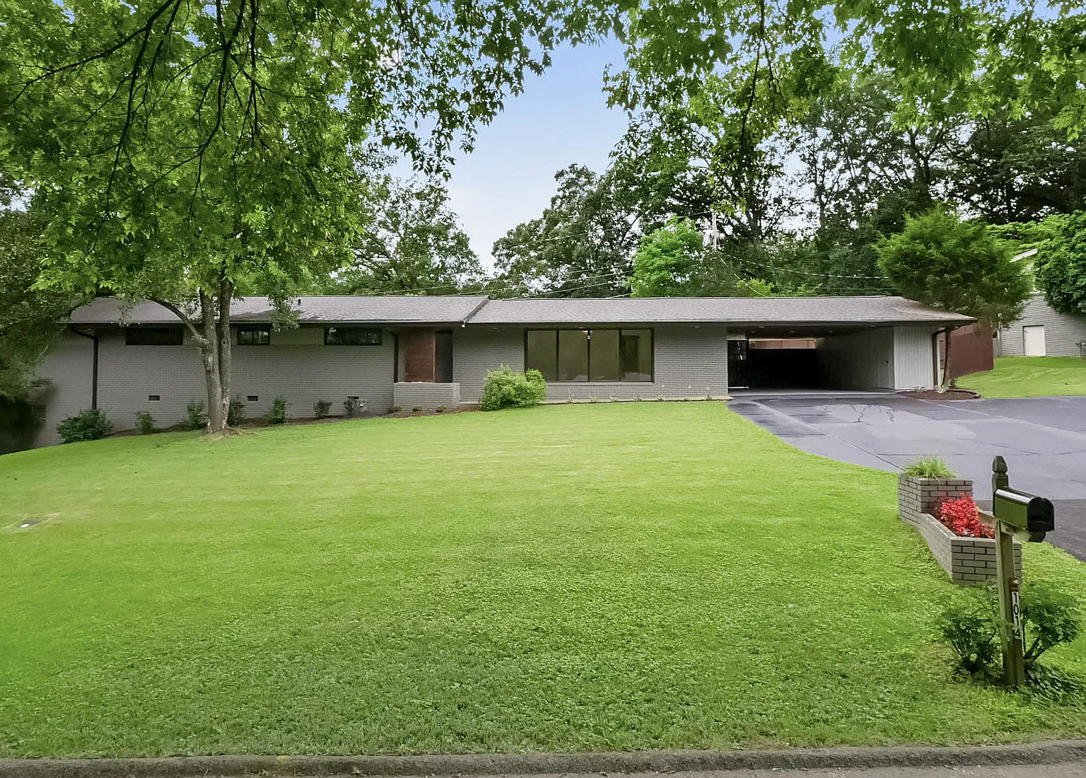 3 bed, 2.5 bath, 2500 sqft, $3,000 — Photo 3