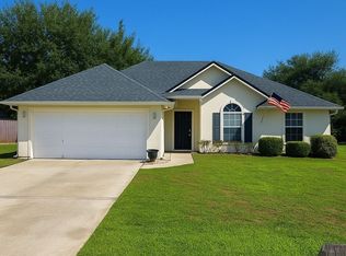 200 Lake Forest Dr S, Kingsland, GA 31548