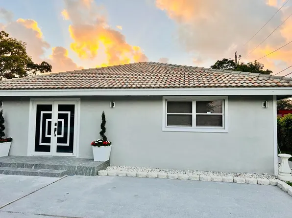 51 Lariat Cir, Boca Raton, FL 33487