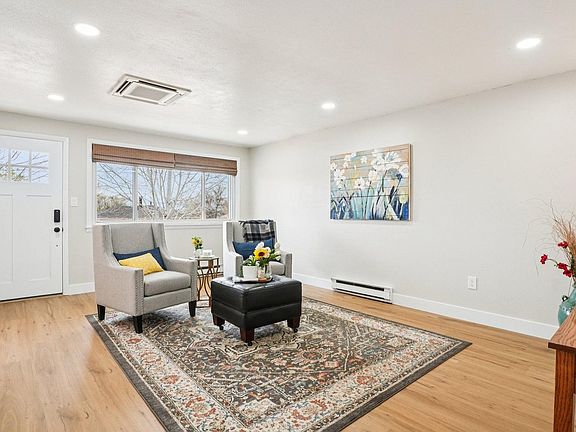 3rd image of 1518 Green Pl