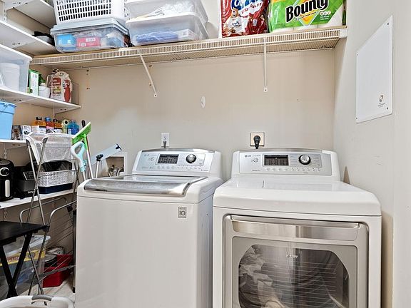 3rd image of 301 Oak Grove St APT 314