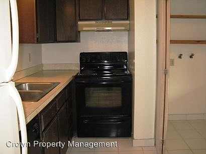 2nd image of 824 S Huntington St APT A