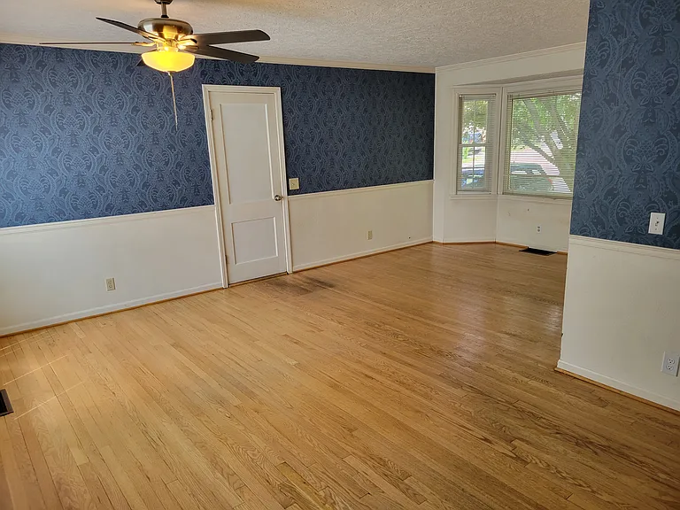 6720 Floyd St — Photo 4