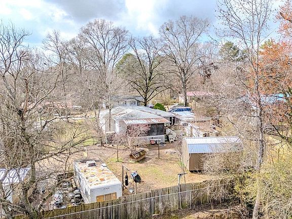 2nd image of 8 Pinecrest Dr NW