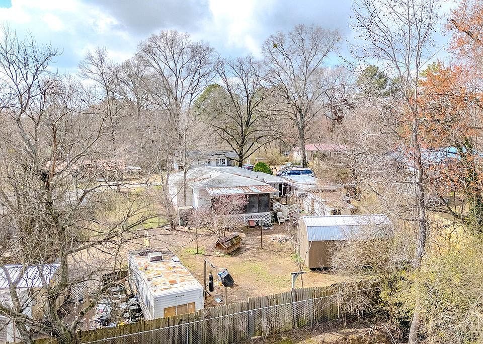 2nd image of 8 Pinecrest Dr NW