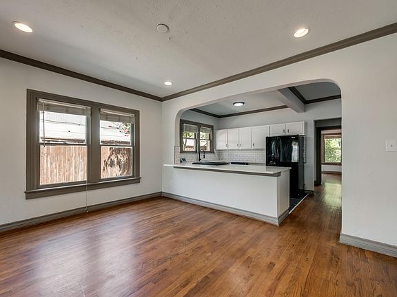 3rd image of 4512 Swiss Ave