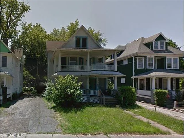 10924 Massie Ave photo 1