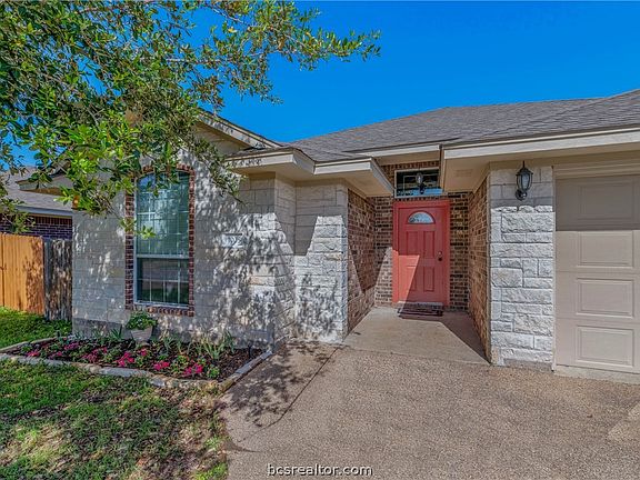 3rd image of 1025 Emerald Dove Ave