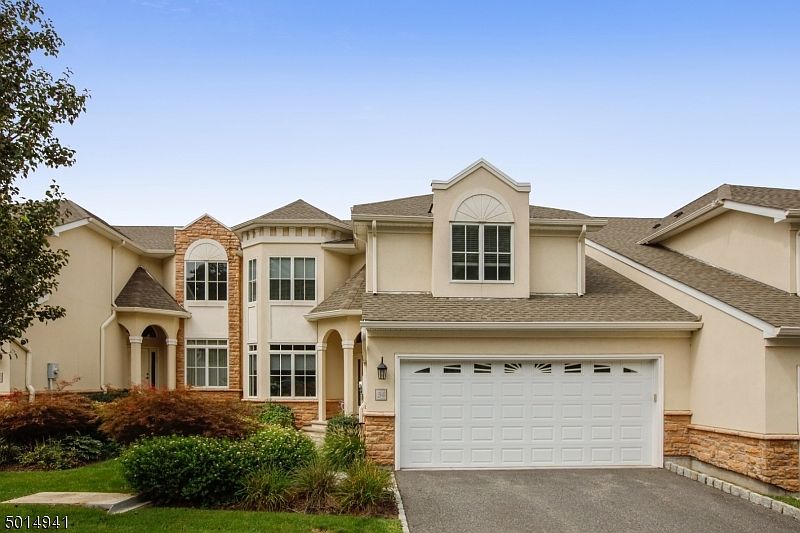 1st image of 34 Metzger Dr