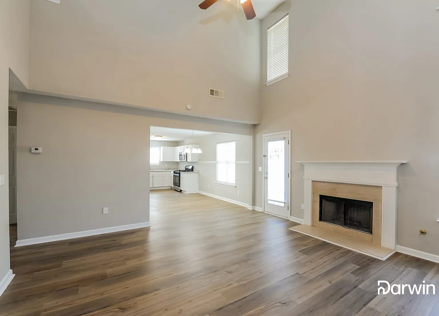 3 bed, 2.0 bath, 2028 sqft, $1,999 — Photo 4