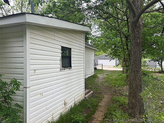 5th image of 1209 W Stonewall Ave