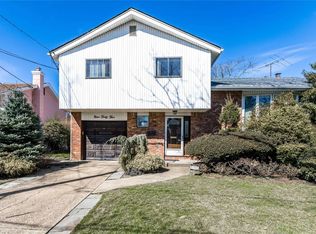 945 Woodoak Dr, Baldwin, NY 11510