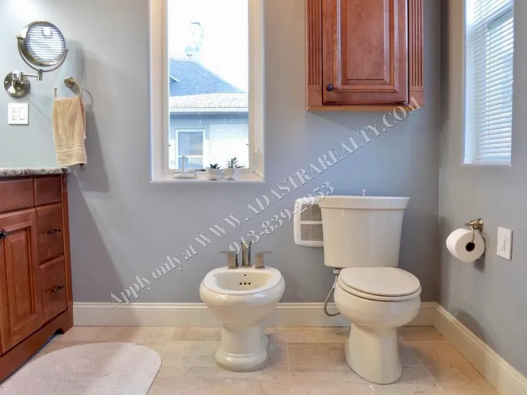 4005 Genessee St — Photo 11