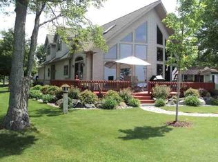 457 Old Trail Dr, Houghton Lake, MI 48629