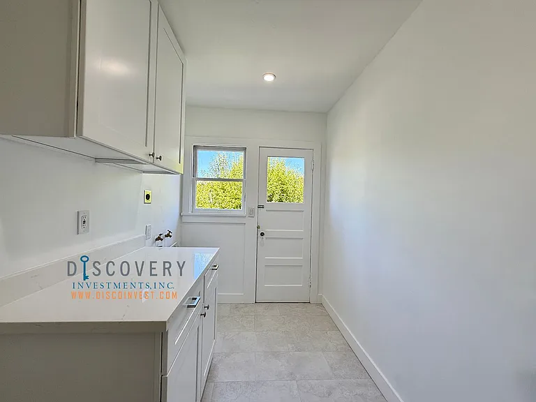 611 Clayton Ave — Photo 19