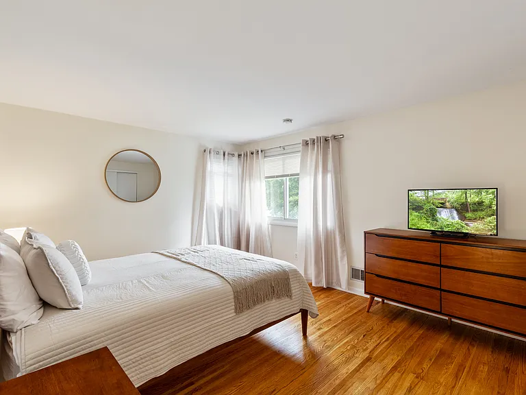 100 Barbie Dr — Photo 14