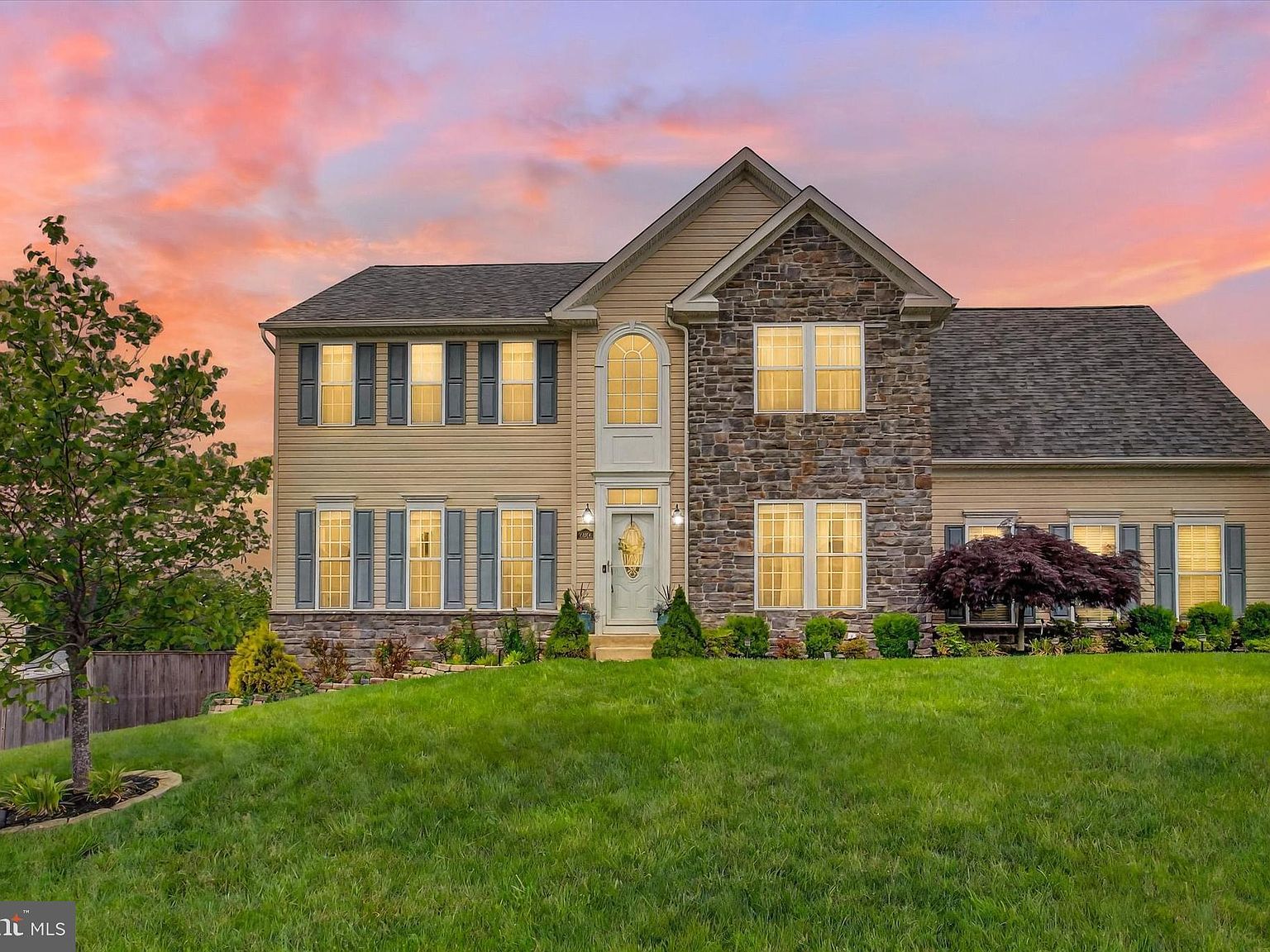 2262 Water Garden Dr, Hanover, PA 17331 | Zillow