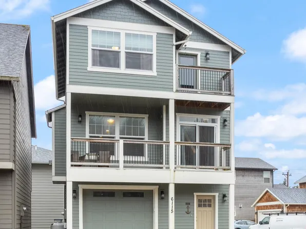 6115 Center Pointe Loop, Pacific City, OR 97135