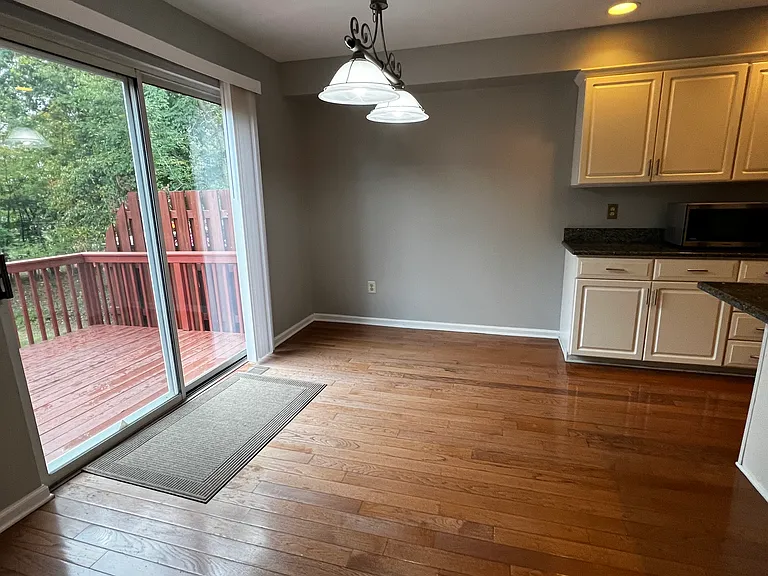 150 Canterbury Ln — Photo 5