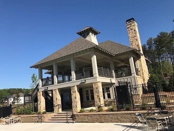 2nd image of 2579 Longacre Pkwy