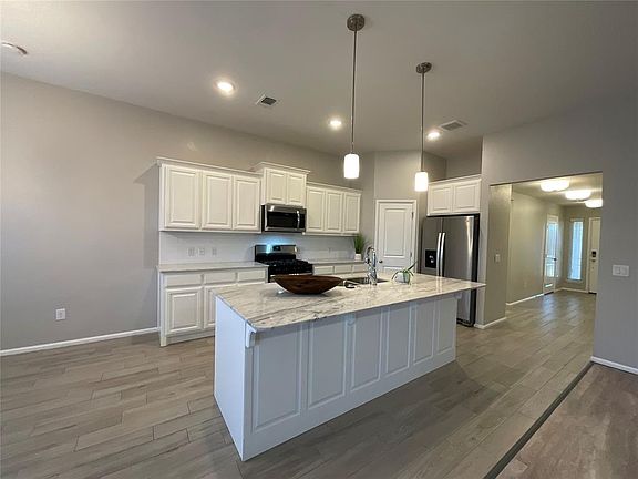 4th image of 10609 NW 20th St