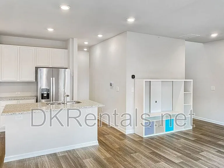 213 Auburn Station Dr — Photo 5