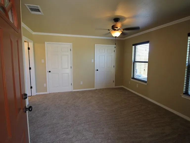 937 Robineta Ln — Photo 12