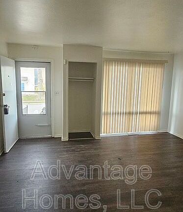 3rd image of 819 N 70th St