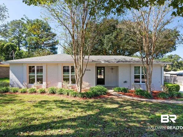 202 Denise Ln, Spanish Fort, AL 36527