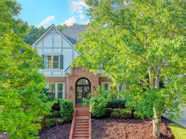 1071 Moores Walk Ln, Suwanee, GA 30024