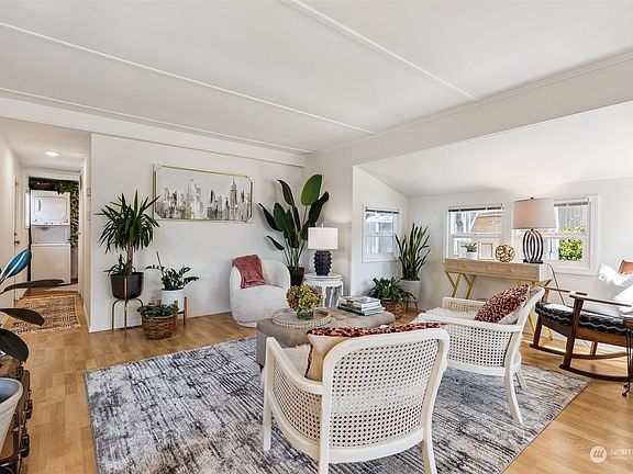 5th image of 4707 Black Lake Belmore Road SW #2