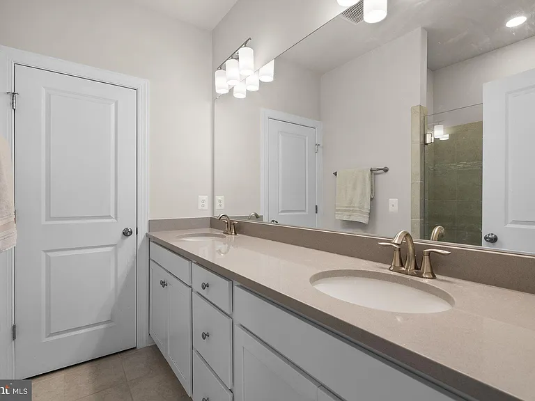 16154 Bowery St — Photo 17