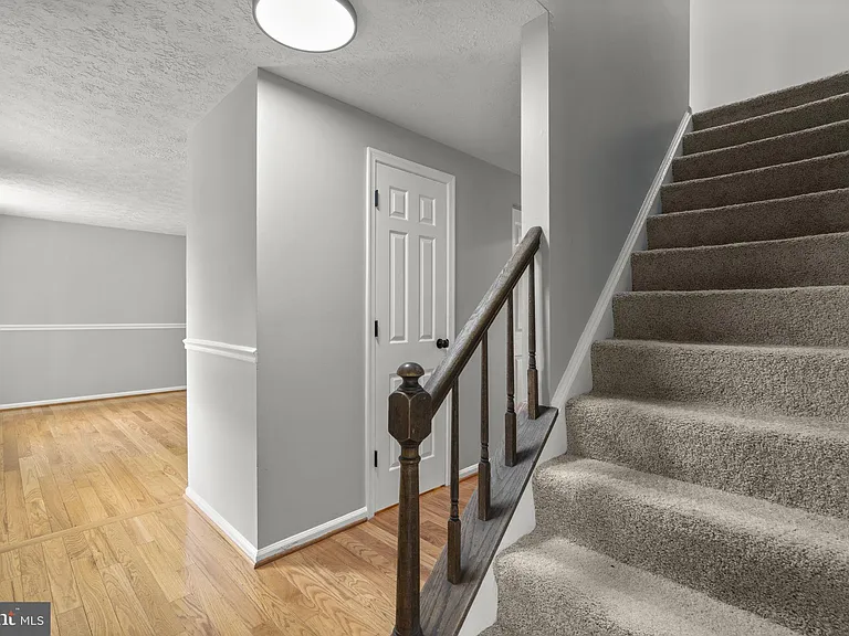 8428 Braddock Way — Photo 4