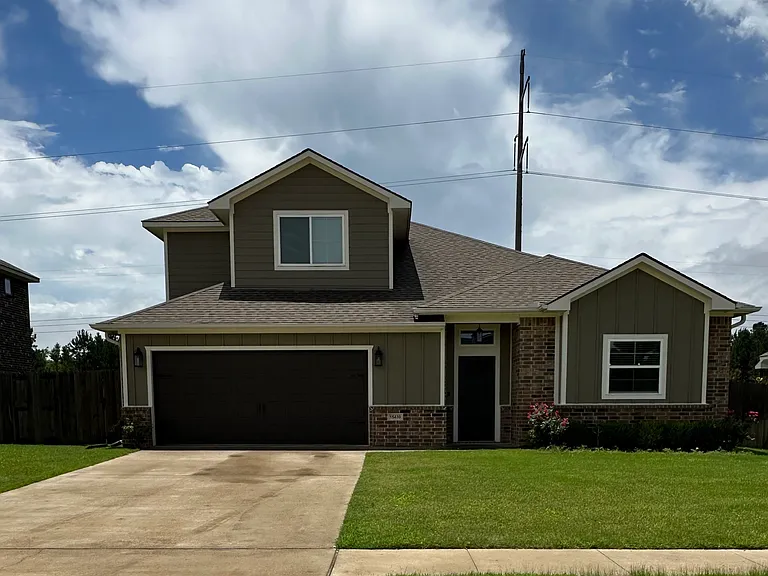 15439 Anna Ln — Photo 1