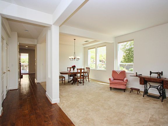 3rd image of 201 Tarquinia Ct