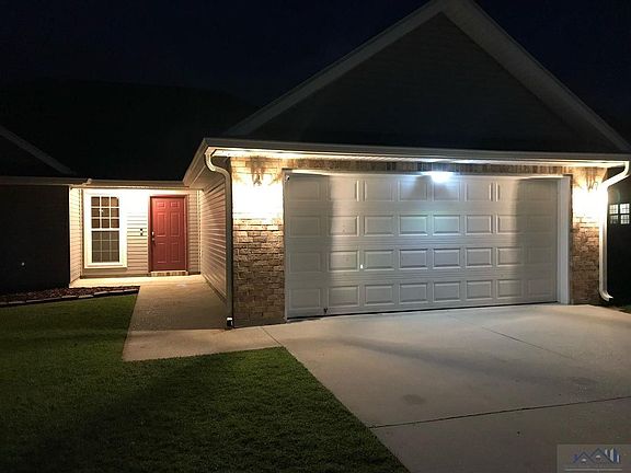 2nd image of 388 Baptiste Cir