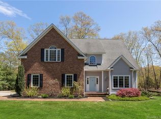 9 Frederick Pl, Clinton, CT 06413