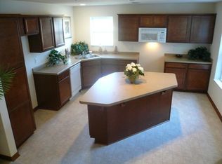 12136 W Virginia Cir #18-6, Franklin, WI 53132