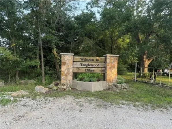34 Turner Dr, La Cygne, KS 66040